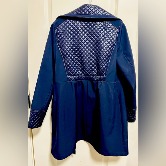 VIA SPIGA Women's Soft Shell Quilted Jacket W/Nylon Wing Collar Size M - Picture 3 of 8